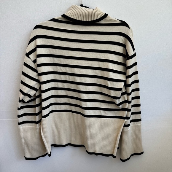 Boxy striped turtleneck sweater - Picture 2 of 10